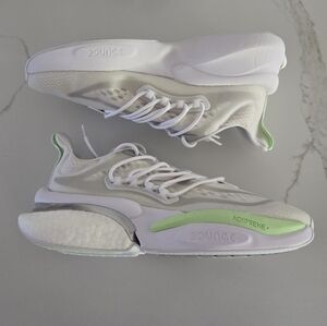 NWT Adidas Alphaboost V1